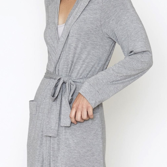 Recliner NYC Gray Lounger Robe, Size M, NWT - Picture 1 of 3